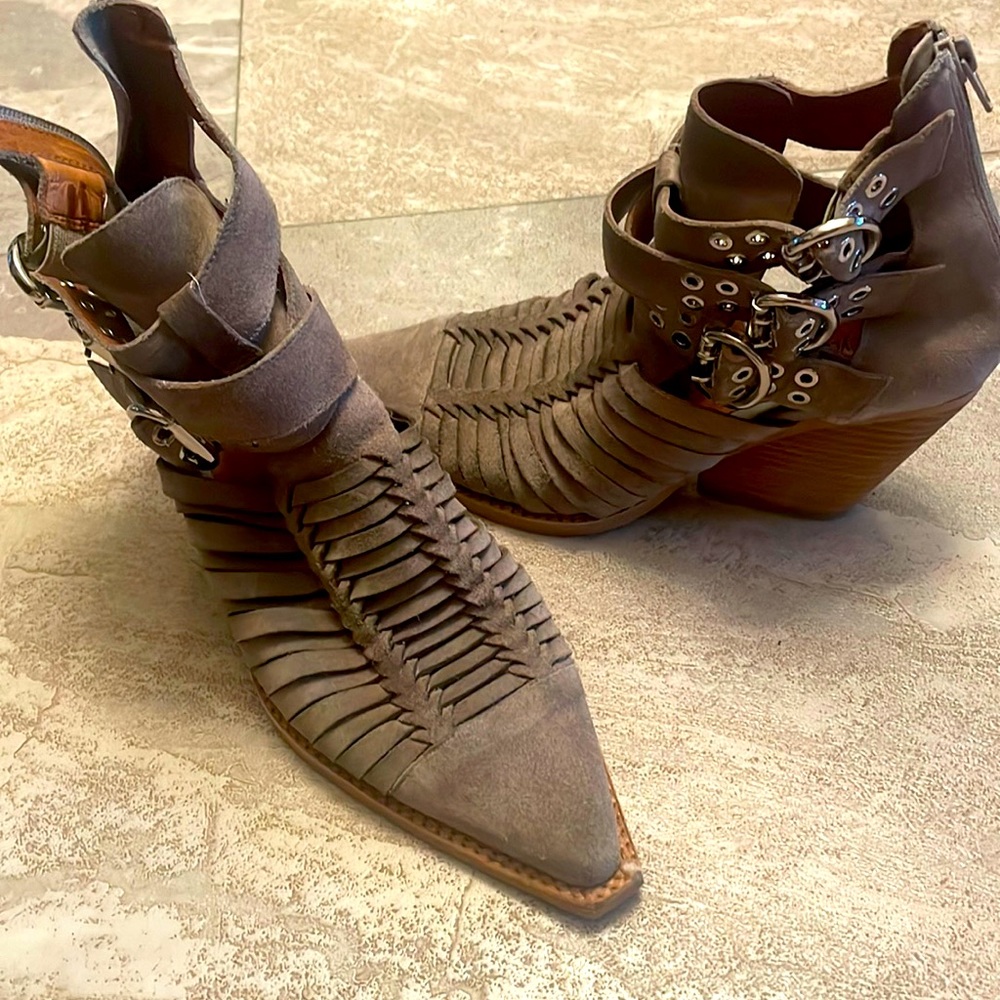 Jeffrey Campbell taupe strapped boots size 9